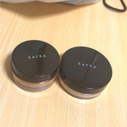 RAFRA ナチュラルベースパウダーのクチコミ「RAFRA パーフェクトゲルカラー
→
毛穴が気になる方へって書いてあったので買いました。笑 .....」(1枚目)