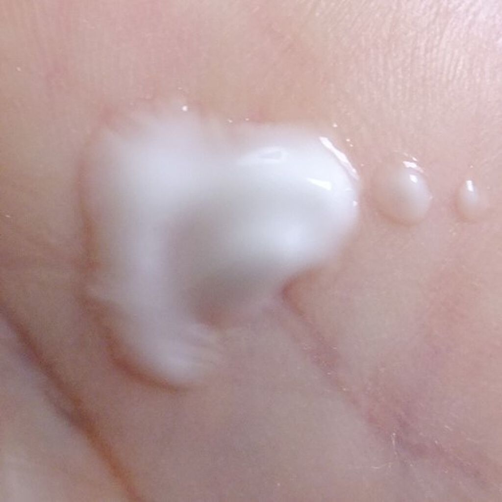 贅沢プラセンタのもっちり白肌エッセンス/ホワイトラベル/フェイスクリームを使ったクチコミ(3枚目)