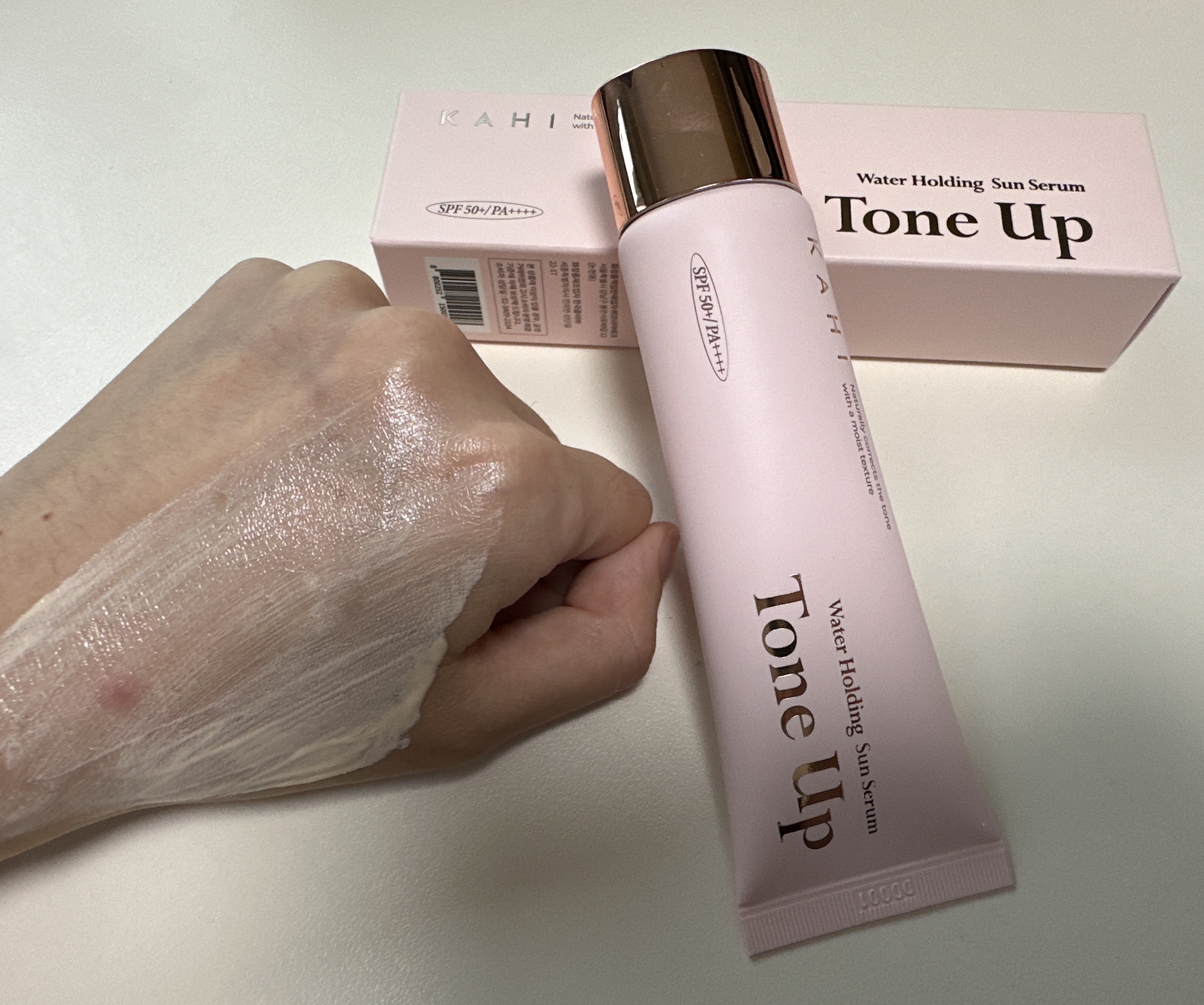 ウォーターホールディングトーンアップサンセラム/KAHI/日焼け止めローションを使ったクチコミ（3枚目）