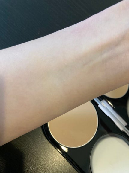 ライトフル C3 ナチュラル シルク パウダーファンデーション/M・A・C/パウダーファンデーションを使ったクチコミ(2枚目)