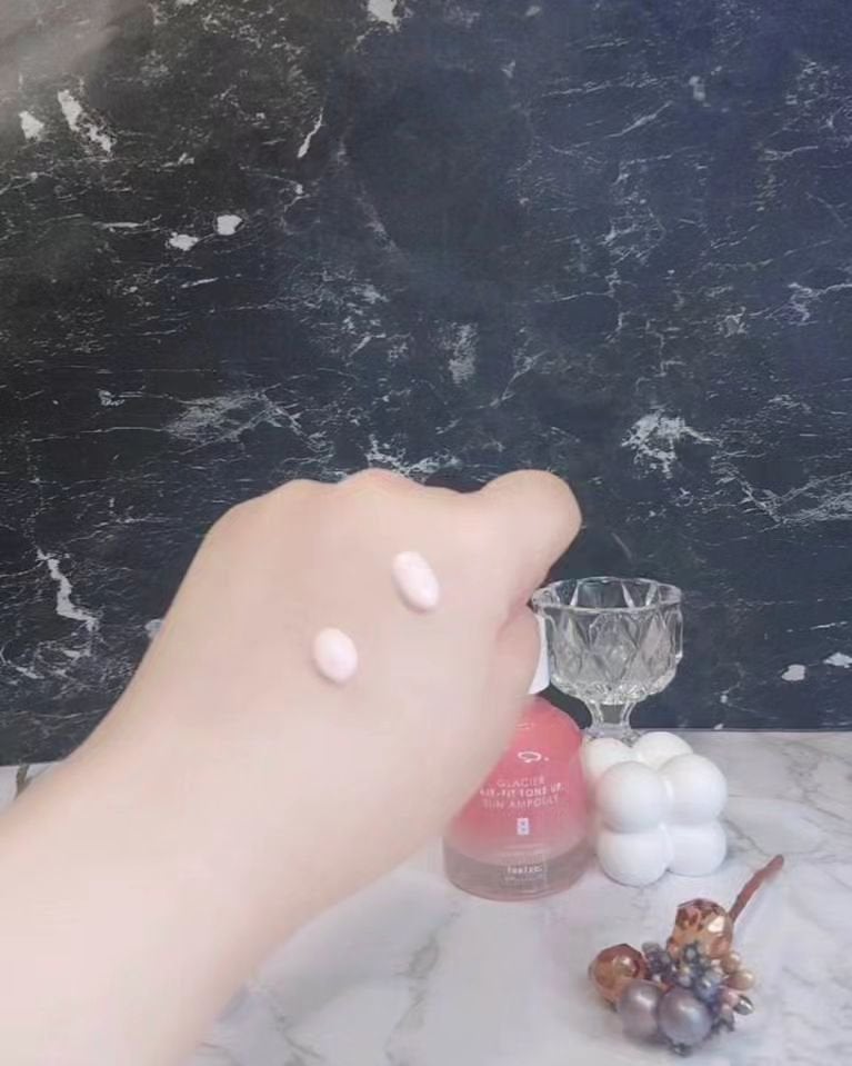 ピルソ グラシアエアフィットトーンアップサンアンプル SPF50 PA+++/feelxo/化粧下地を使ったクチコミ(3枚目)