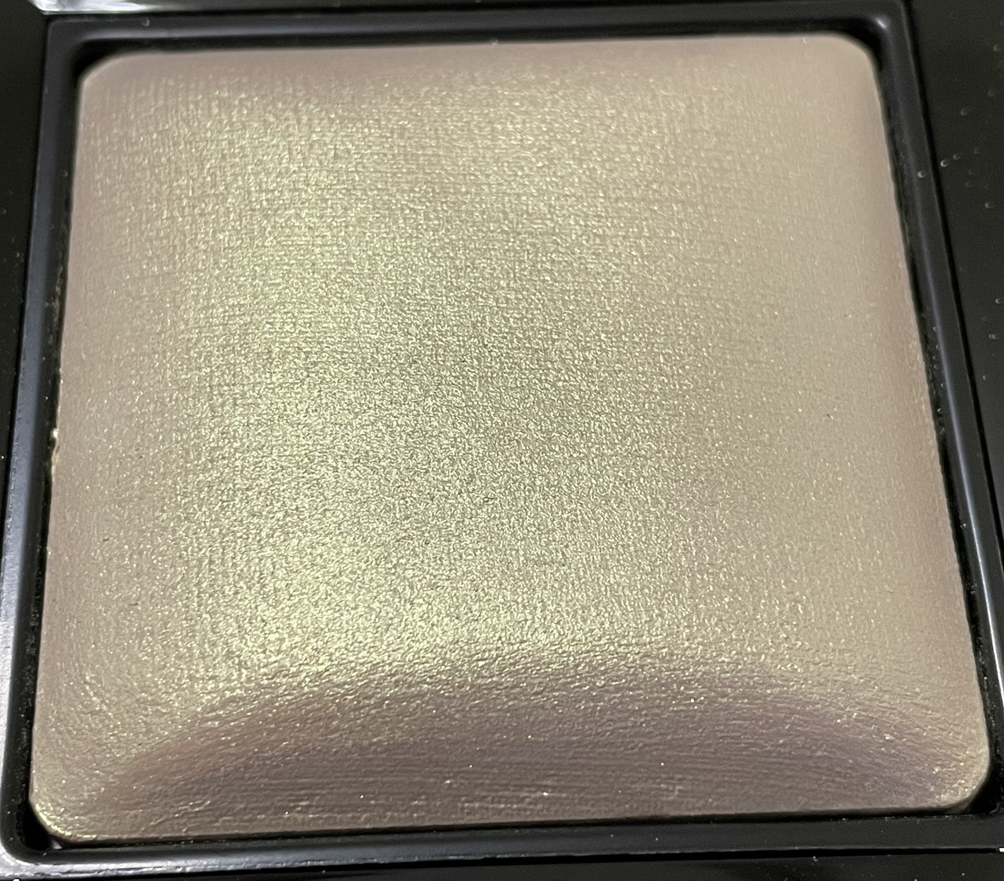 Illamasqua beyond powderのクチコミ「
Illamasqua
beyond powder
DEITY




ELECTRICを買っ.....」（1枚目）