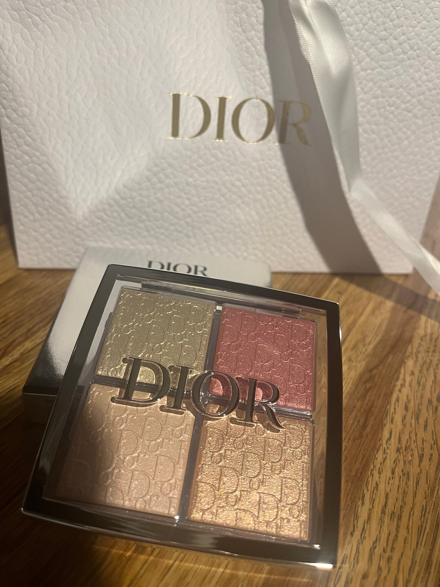 ディオール バックステージ フェイス グロウ パレット/Dior/ハイライトを使ったクチコミ(1枚目)