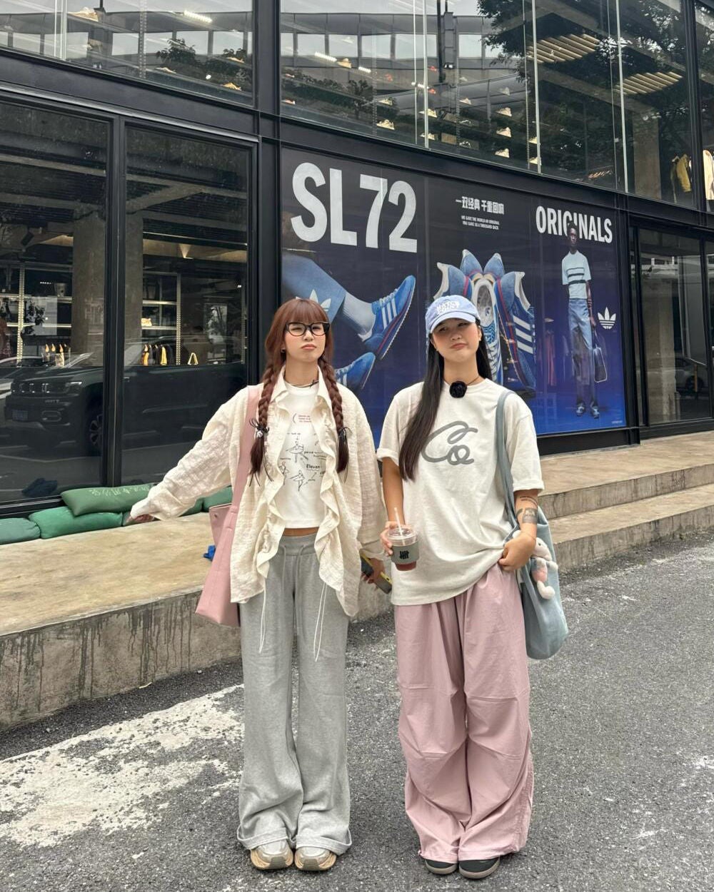 ひとみ on LIPS 「即座に応える友情はとても幸せです#コーデ#韓国雑貨#韓国ファッ..」(2枚目)