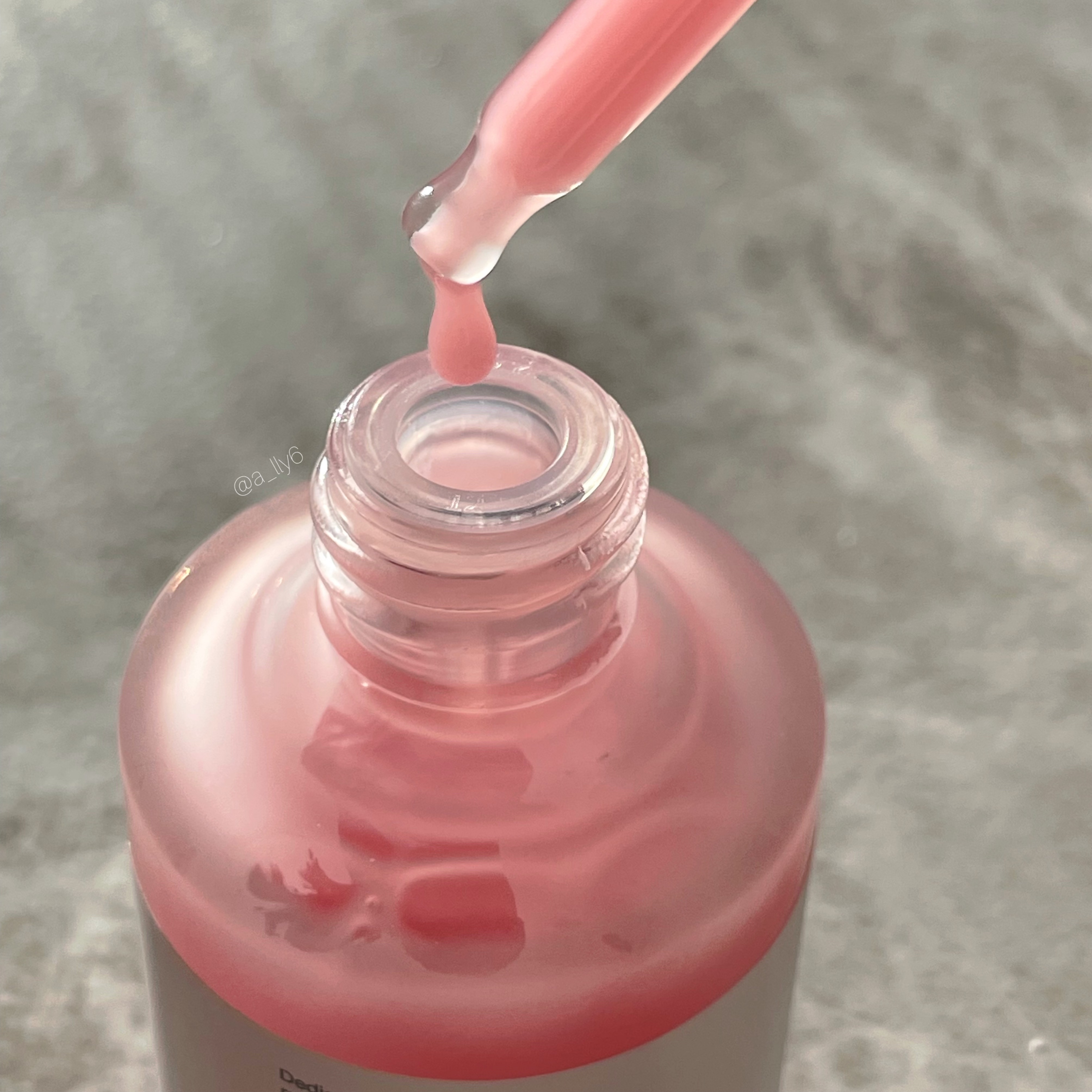 PDRNピンクアンプル PDRN 10,000ppm配合/MEDICUBE/美容液を使ったクチコミ（2枚目）