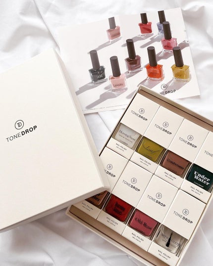 じょんこ┊︎マニキュアでセルフネイル on LIPS 「𝗧𝗢𝗡𝗘𝗗𝗥𝗢𝗣🫧🤍@dupbeautyさんからオリジナルネ..」(5枚目)