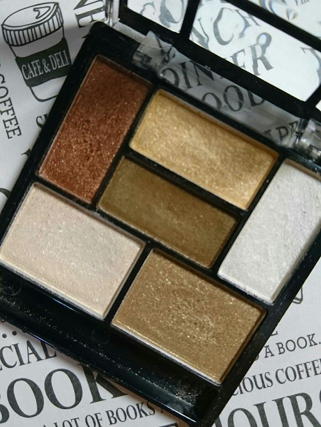 エルファー シャインカラーアイズ/DAISO/アイシャドウパレットを使ったクチコミ(4枚目)