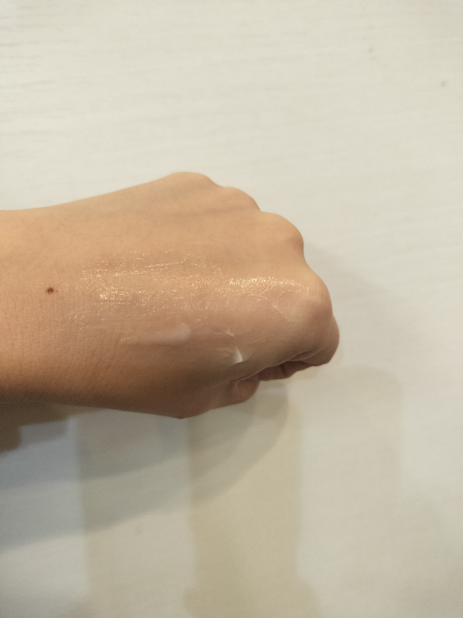 キューミースウィートボムホワイトクリーム/AGARISM/ボディクリームを使ったクチコミ（2枚目）