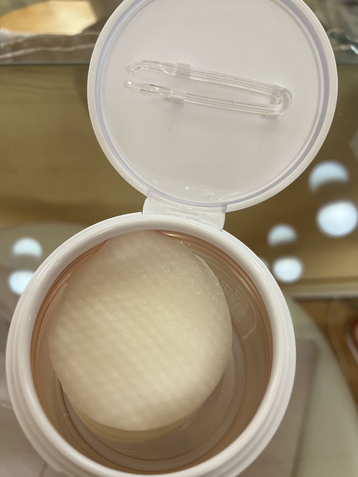 4番 毛穴ゼロたまご肌トナーパッド/numbuzin/トナーパッドを使ったクチコミ（3枚目）