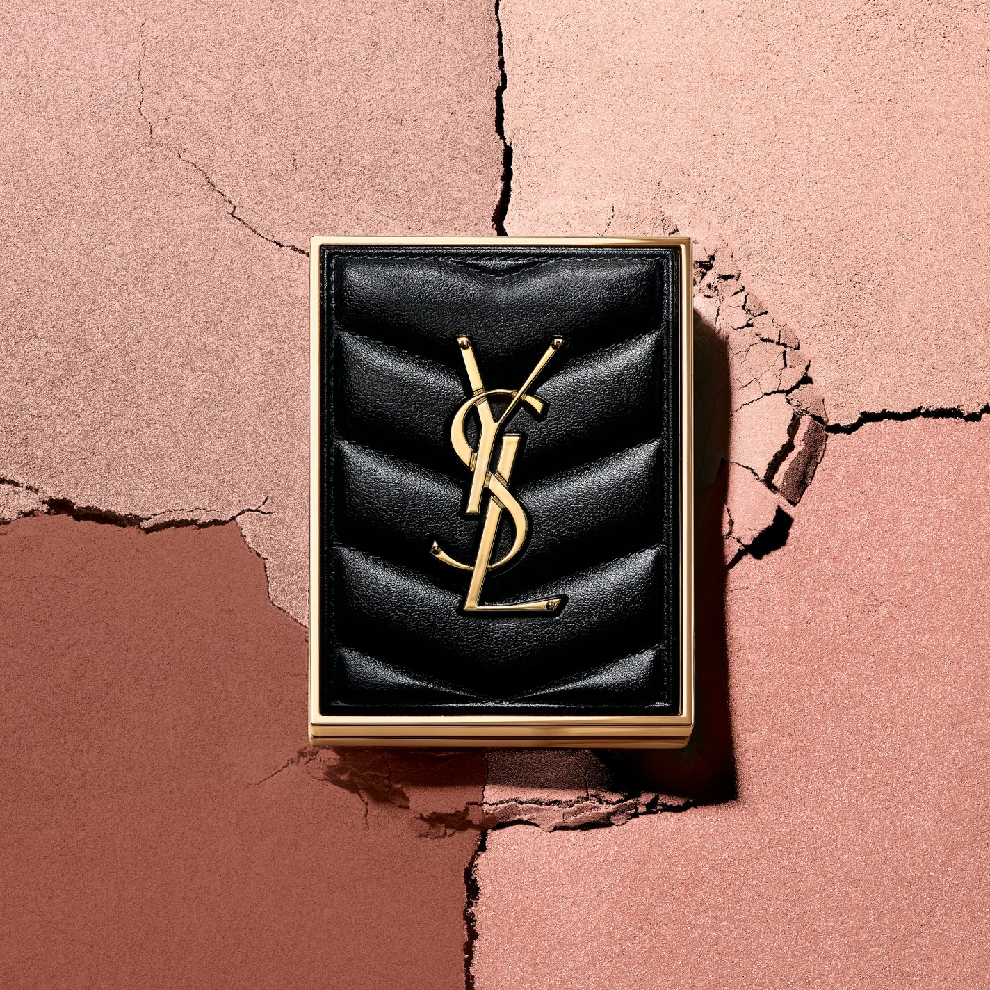 クチュール ミニ クラッチ/YVES SAINT LAURENT BEAUTE/アイシャドウパレットを使ったクチコミ(2枚目)