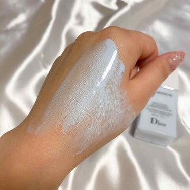 スノー メイクアップ ベース UV35 SPF35／PA+++/Dior/化粧下地を使ったクチコミ（3枚目）