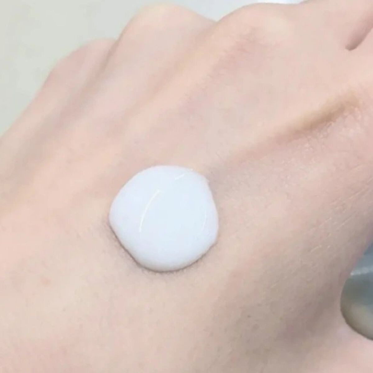 ニベアUV ディープ プロテクト＆ケア トーンアップ エッセンス/ニベア/日焼け止めローションを使ったクチコミ（2枚目）