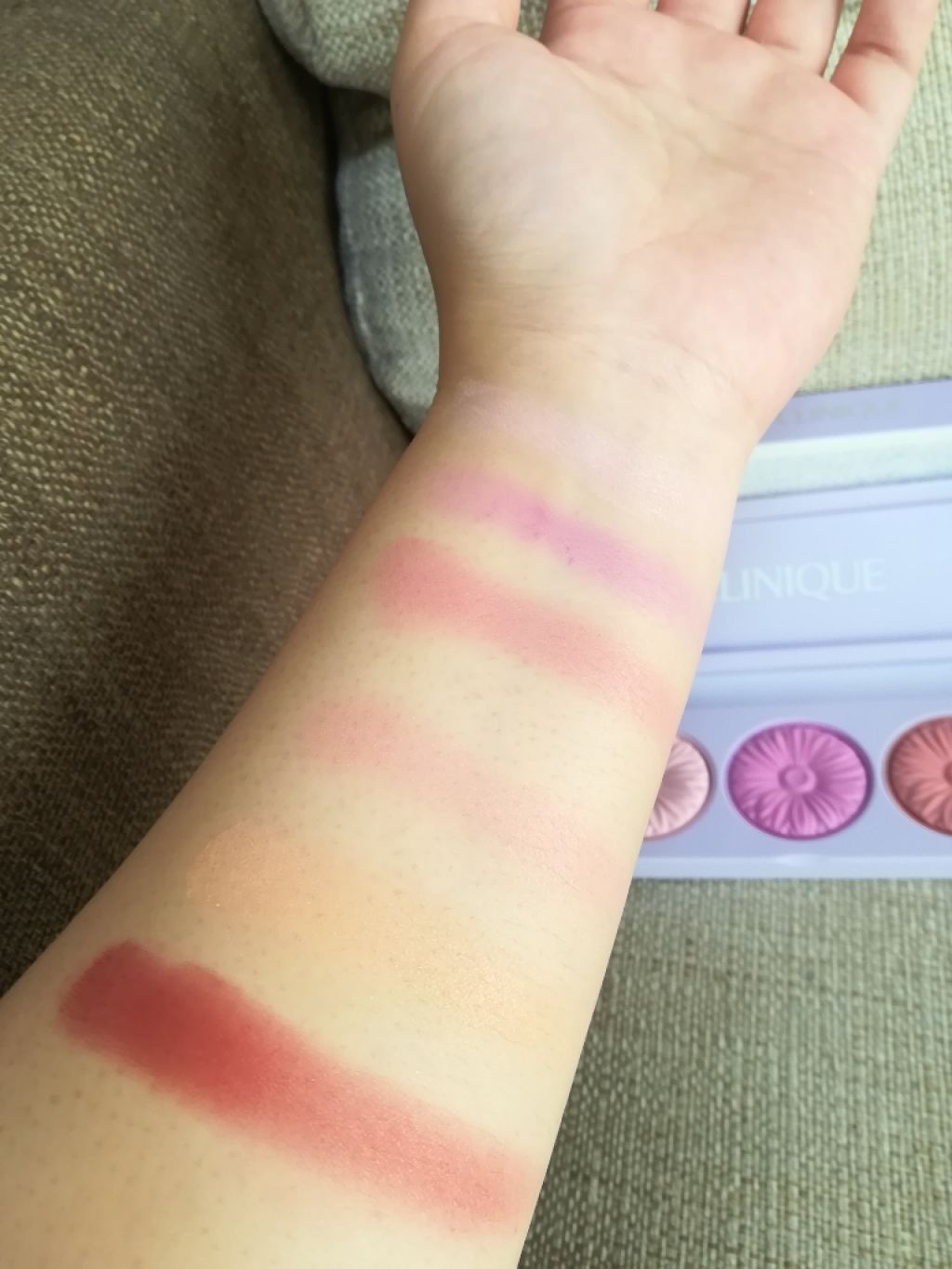 チーク ポップ ホリデイ コレクション/CLINIQUE/パウダーチークを使ったクチコミ(3枚目)