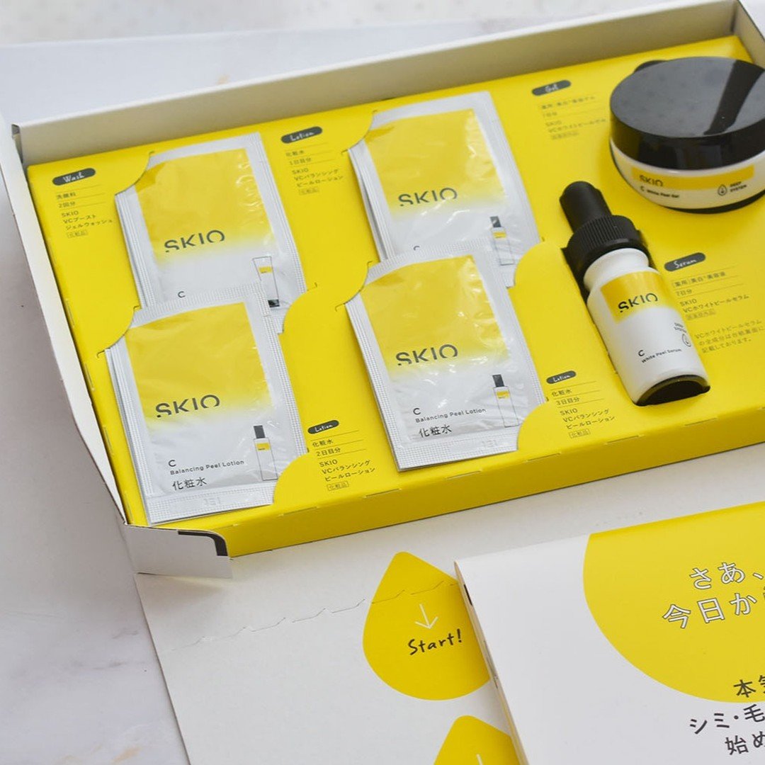 SKIO VCトライアルセットのセットをつかってみました
───────────
商品名：SKIO VCトライアルセット
価格：2,980円(税込)
───────────

セット内容は、
・SKIO VC ホワイトピールセラム ミニサイ