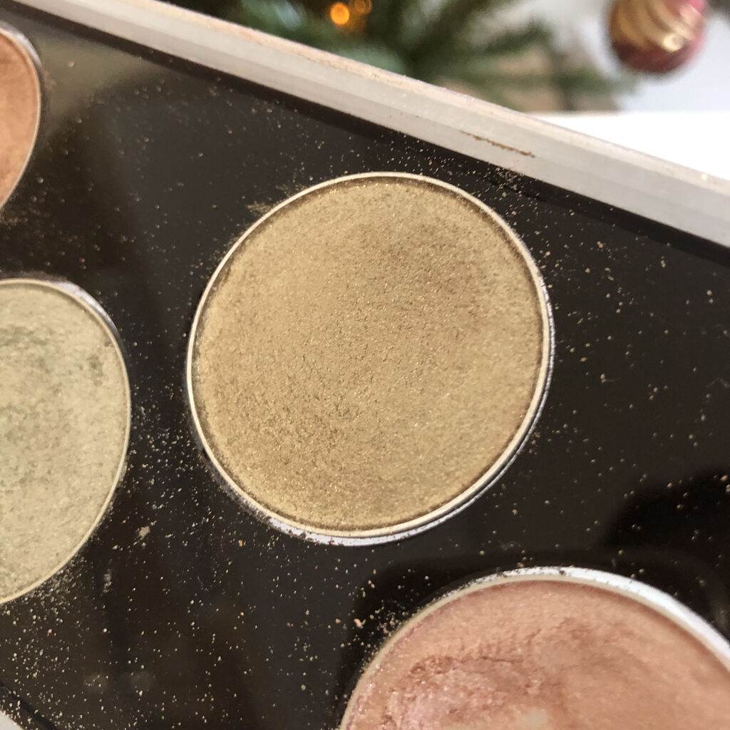 シャイニーシャドウ N SI03イエローゴールド/excel/単色アイシャドウを使ったクチコミ（1枚目）