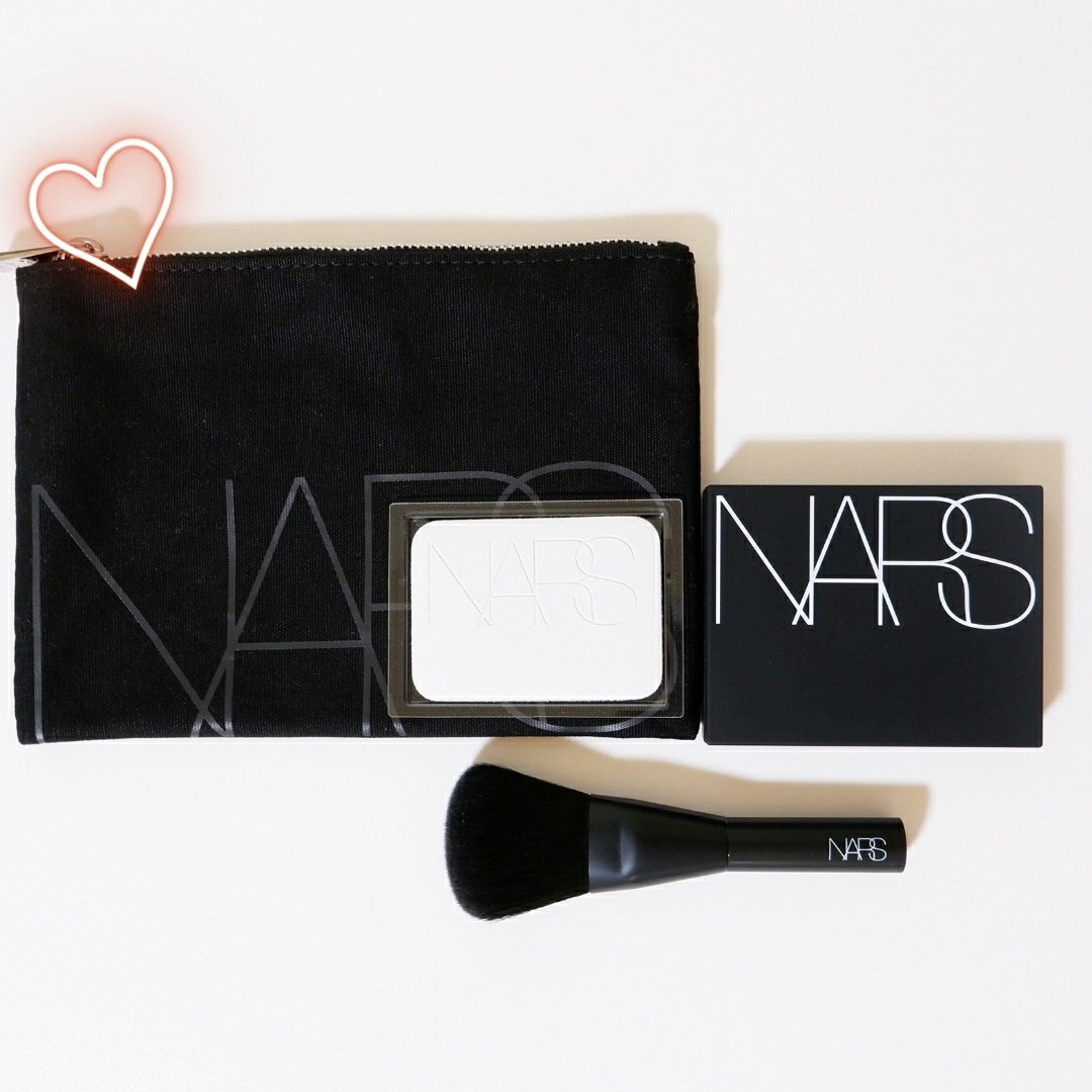 NARS オン ザ グロウ トラベル チークセットのクチコミ「💟フェイスパウダー・うまく使うコツ💟

フェイスパウダーはブラシ使いがオススメ。
ブラシで塗布.....」（1枚目）