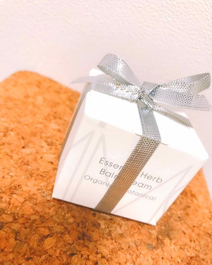 エッセンスハーブバームクリーム/MiMC/フェイスバームを使ったクチコミ(2枚目)