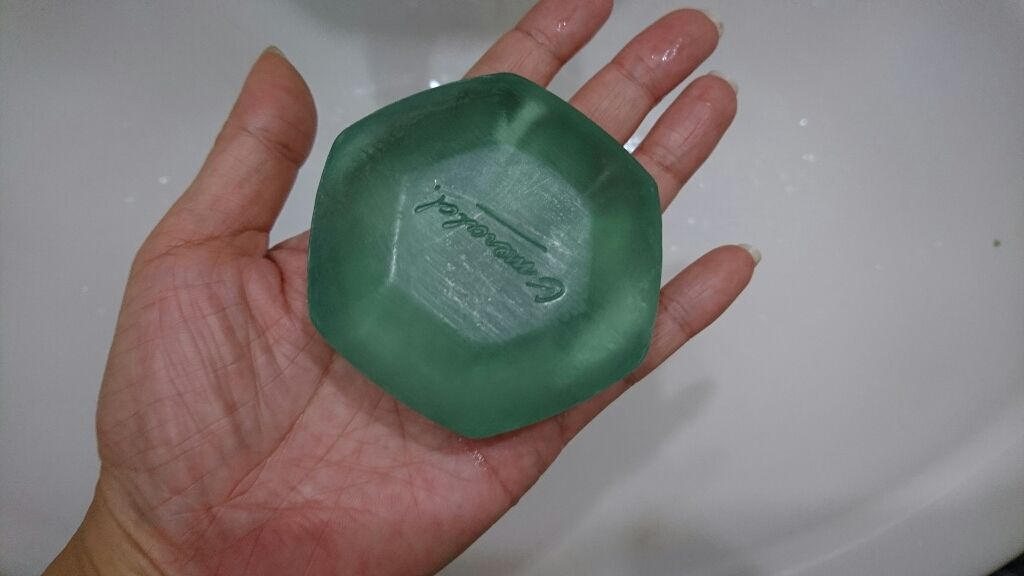 ホネケーキ(エメラルド)NA/SHISEIDO/洗顔石鹸を使ったクチコミ(3枚目)