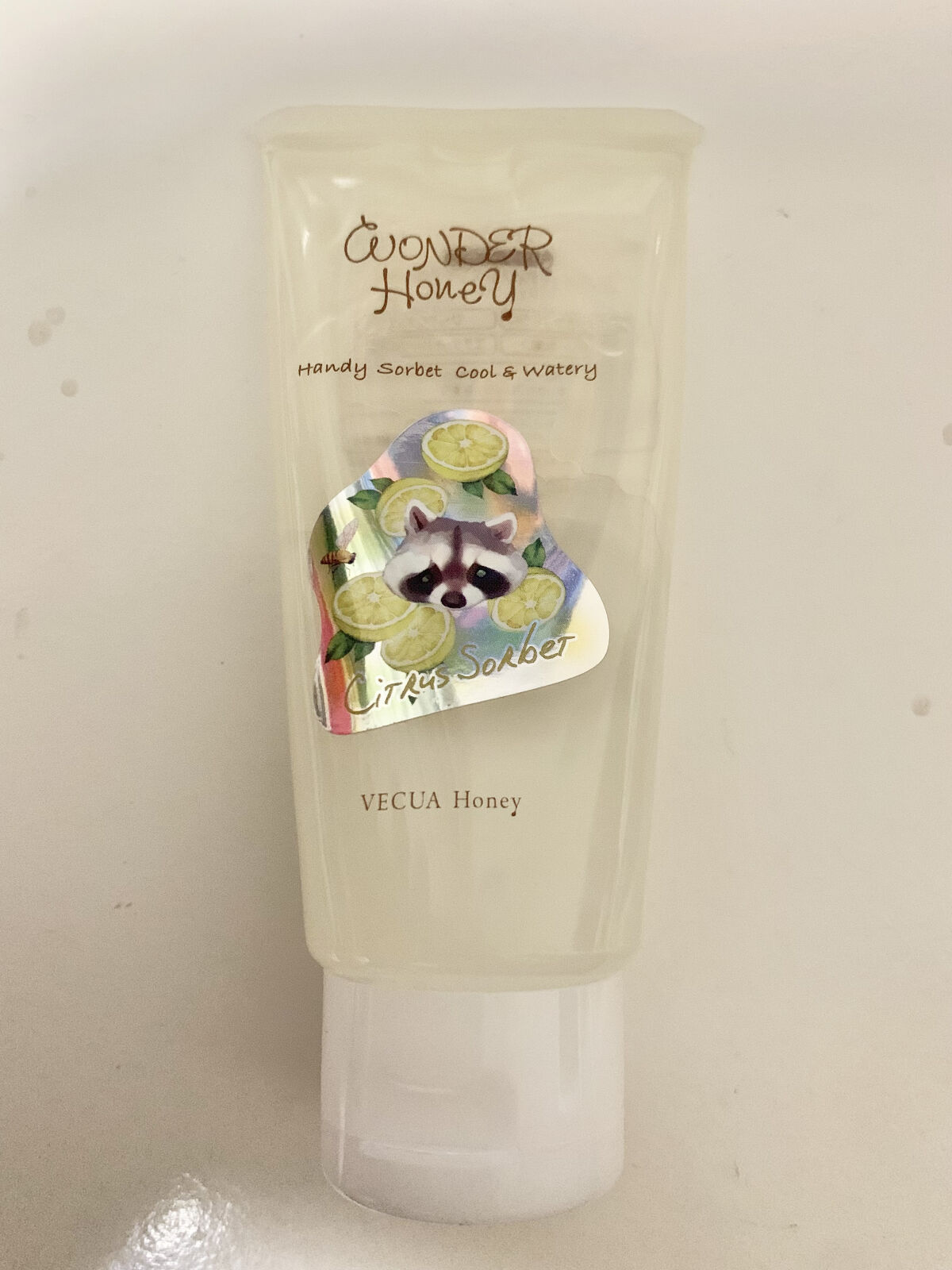 ワンダーハニー ひんやりハンディソルベ シトラスソルベ/VECUA Honey/ハンドクリームを使ったクチコミ（1枚目）