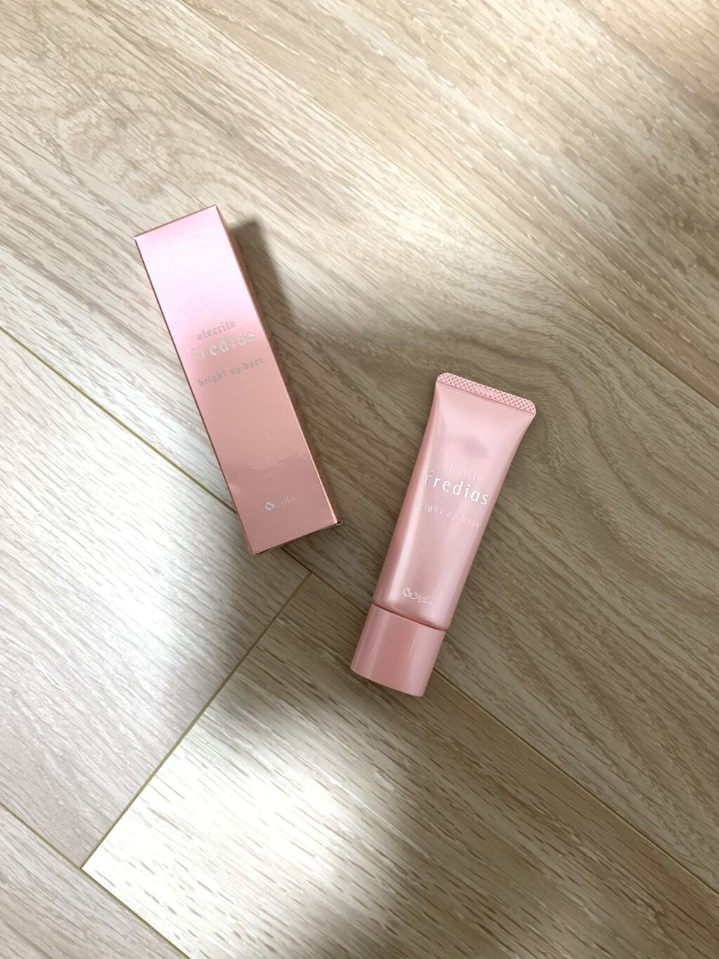 エタリテ フレディアス ブライトアップベース/シャルレ/化粧下地を使ったクチコミ（1枚目）