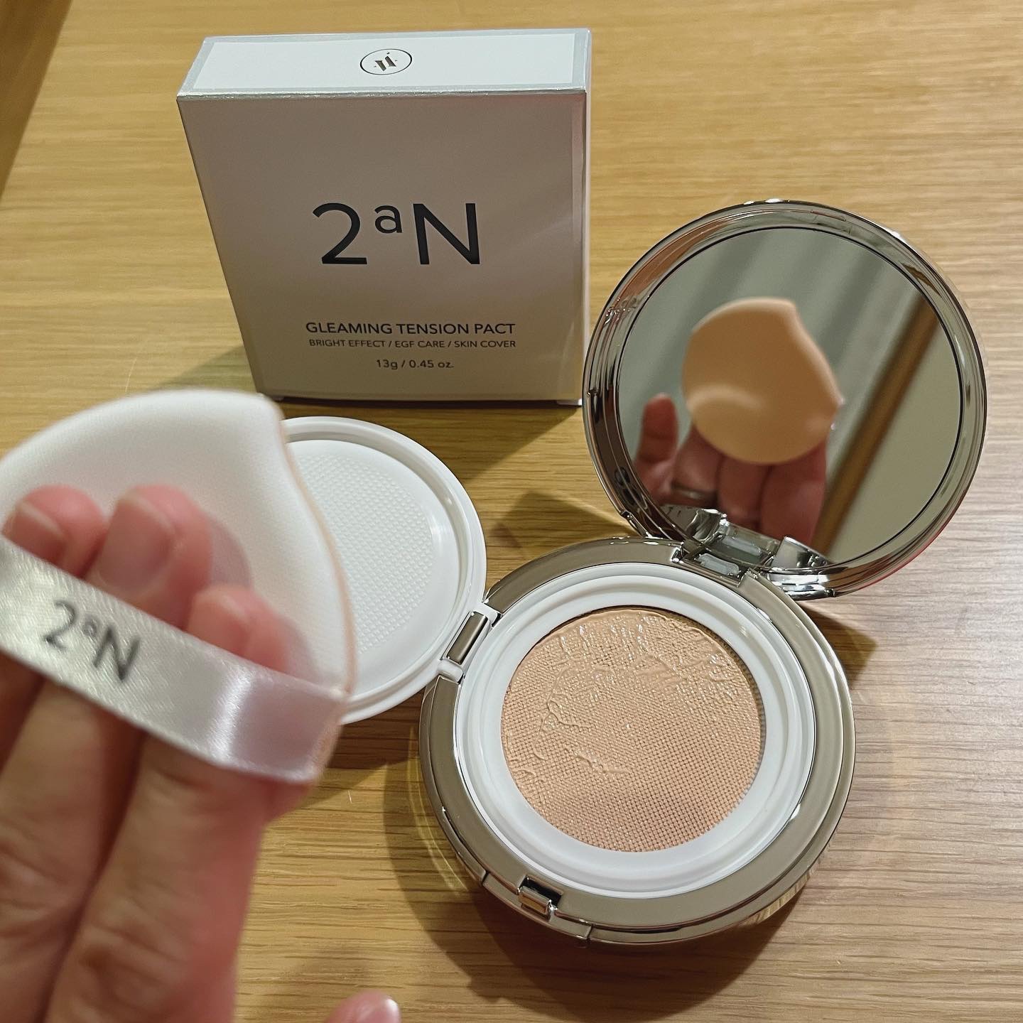 グリーミングテンションパクト 22 ミディアムベージュ 本体/2aN/クリーム・エマルジョンファンデーションを使ったクチコミ（2枚目）