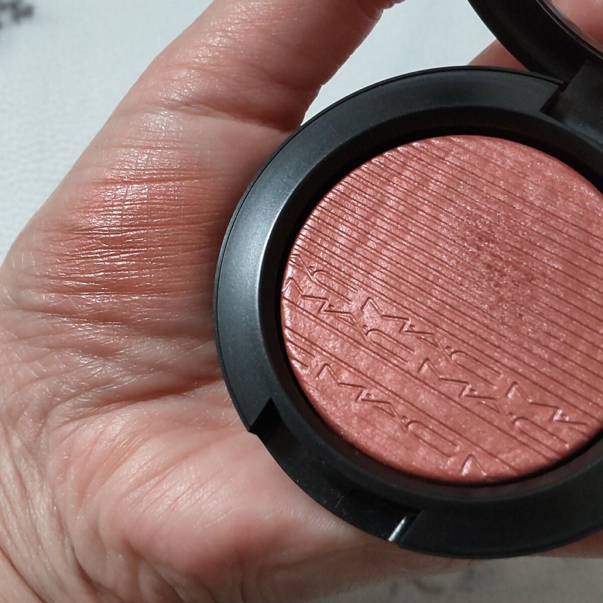 エクストラ ディメンション ブラッシュ/M・A・C/パウダーチークを使ったクチコミ(4枚目)