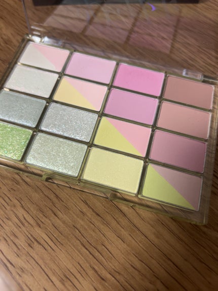 ソフトブラーリングアイパレット/wakemake/アイシャドウパレットを使ったクチコミ(5枚目)