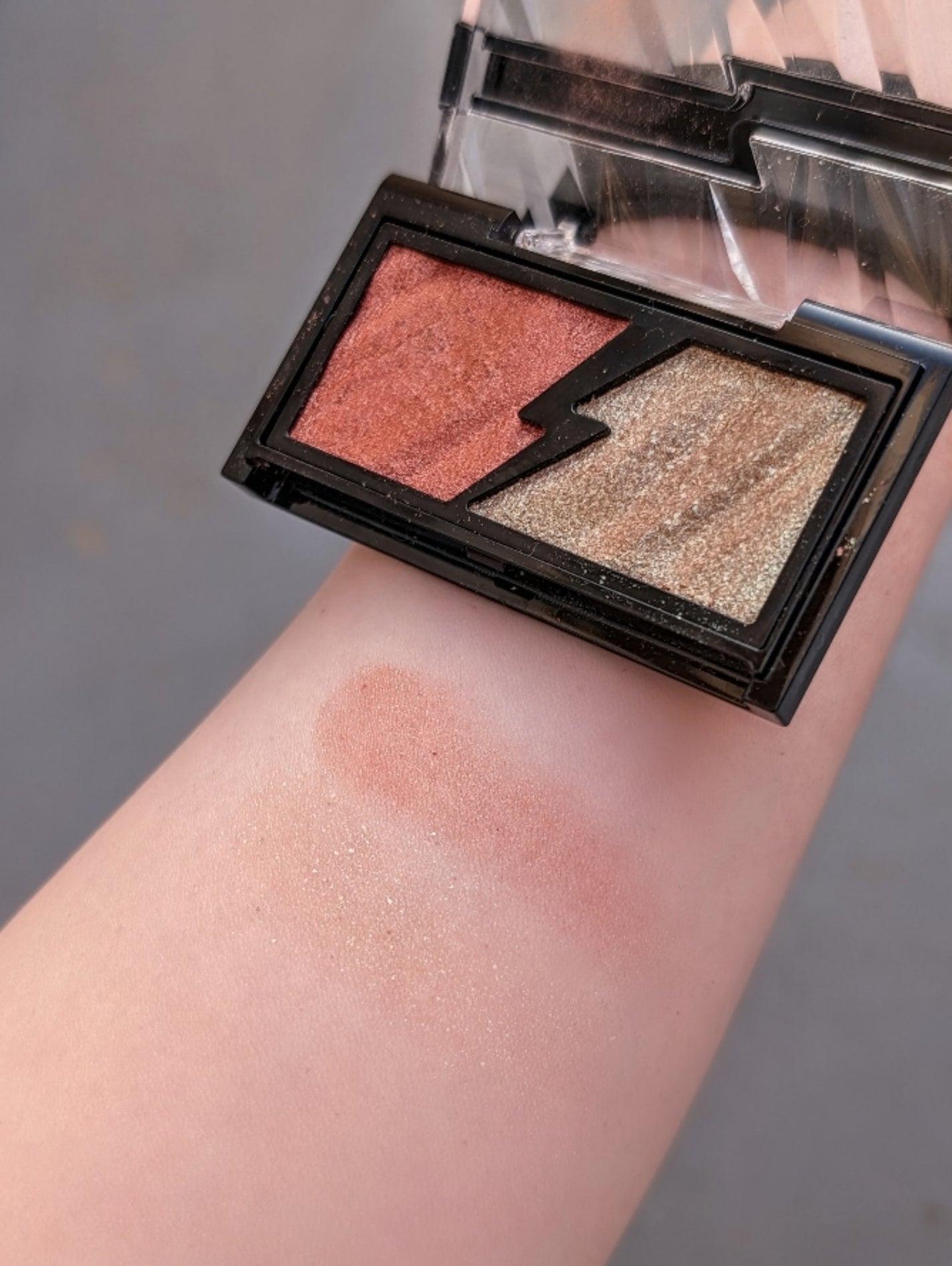 エレクトリックショックアイズ /KATE/アイシャドウパレットを使ったクチコミ(1枚目)