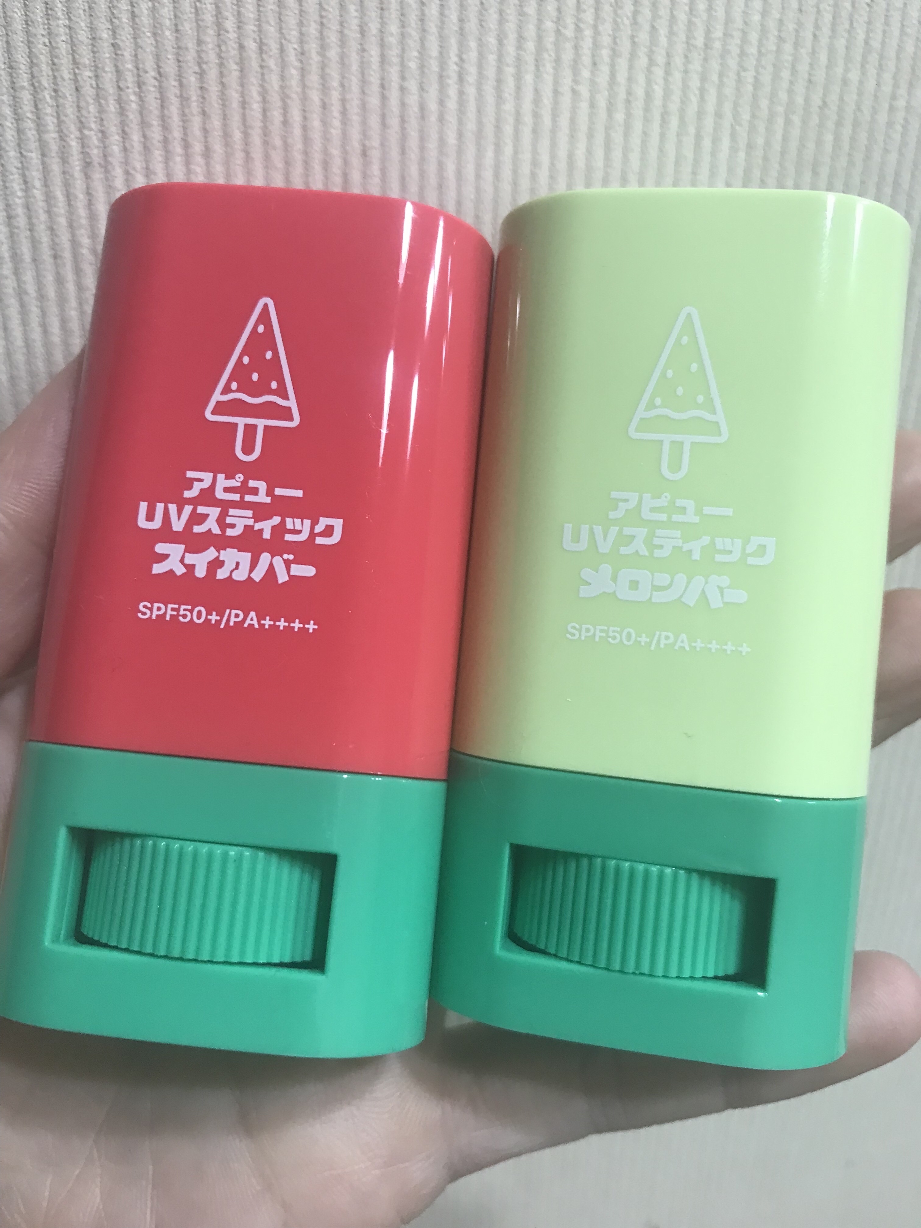 アピュー ジューシーパン UVスティック(スイカバー/メロンバー)/A’pieu/日焼け止めスティックを使ったクチコミ（2枚目）