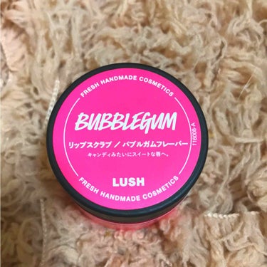 最近全然投稿してなくてごめんなさい🙏
今回紹介するのは、LUSHリップスクラブバブルガムフレーバーです！唇が乾燥するこの季節！めっちゃ欲しかったです〜！お店でミントフレーバーにしようかバブルガムフレーバ