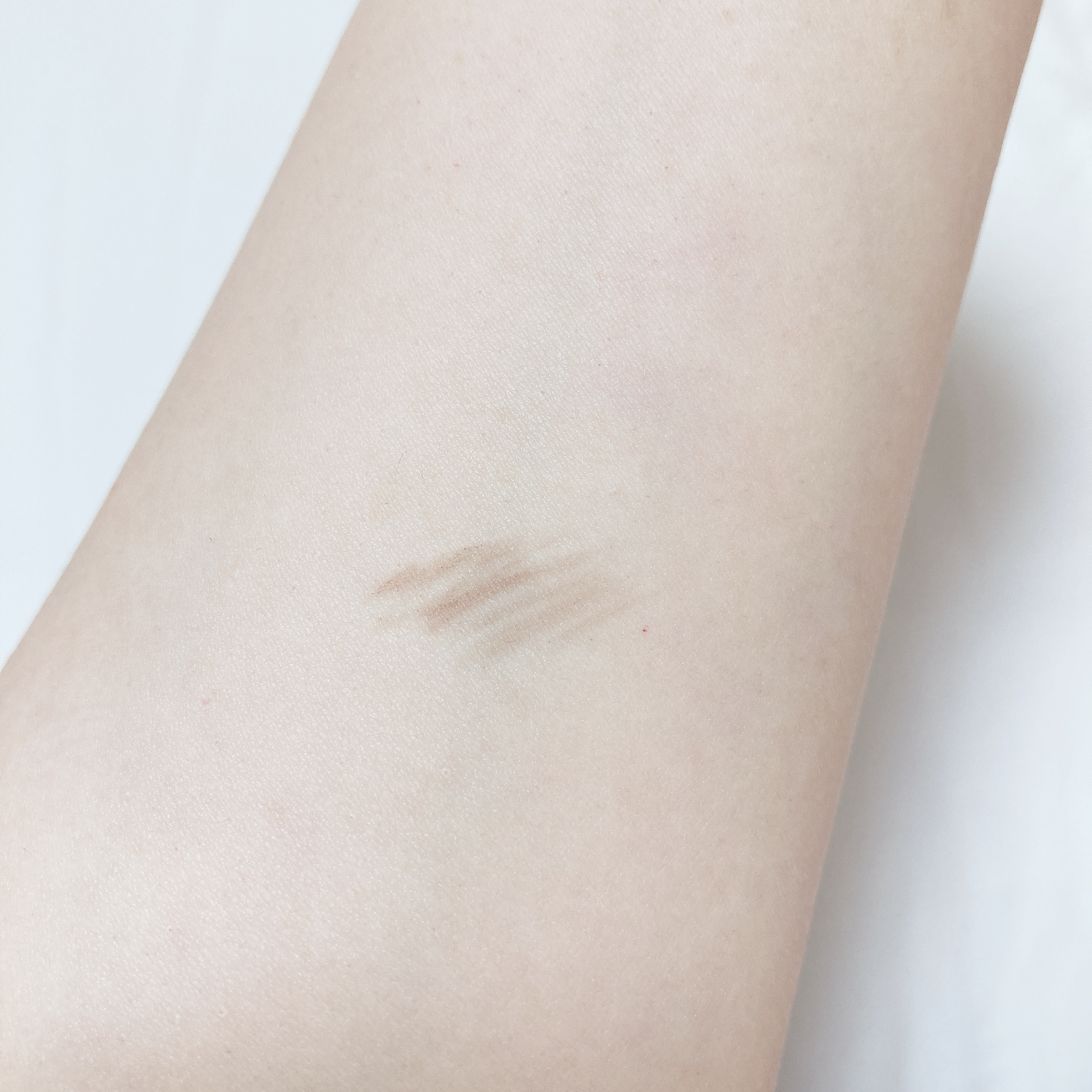 カラーエディットスリムブロウ ES02 サマーネクター/excel/アイブロウペンシルを使ったクチコミ（3枚目）