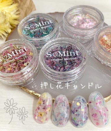 のりちょ🐰ブルベ冬に似合うネイル on LIPS 「押し花キャンドルネイル💅カラーは#セリアジェルのWHITEのみ..」（1枚目）