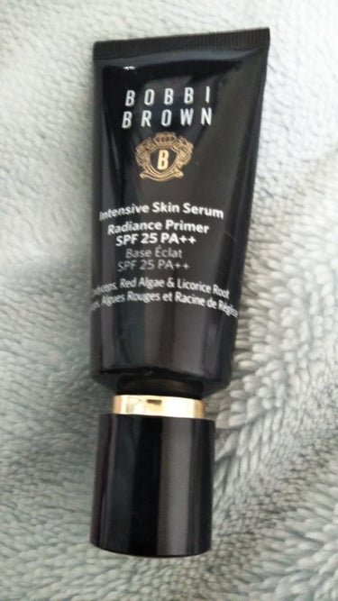 #BOBBI BROWN　#インテンシブ スキン セラム ラディアンス プライマー　40ml

これ下地だけでも肌がキレイに見えるし、実際肌が本当にキレイになってる気がするんですよ。

冬虫夏草エキスや