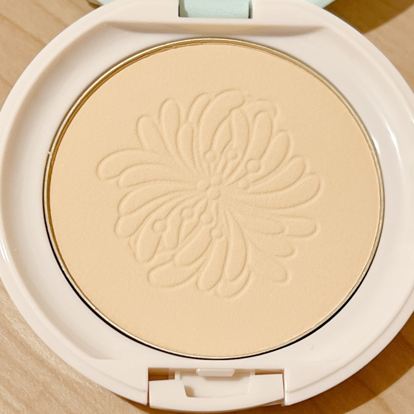 プロテクティング フェイス パウダー 01 ライトベージュ/PAUL & JOE BEAUTE/プレストパウダーを使ったクチコミ（3枚目）