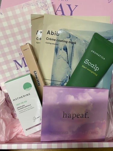 5月のmarichanboxが届きましたので、中身の紹介をしたいと思います🤗

BOX以外にも嬉しいプレゼントが入ってました🥰
まずはBOXの中身から紹介します😊

1つ目 HATHERINEのグリーン