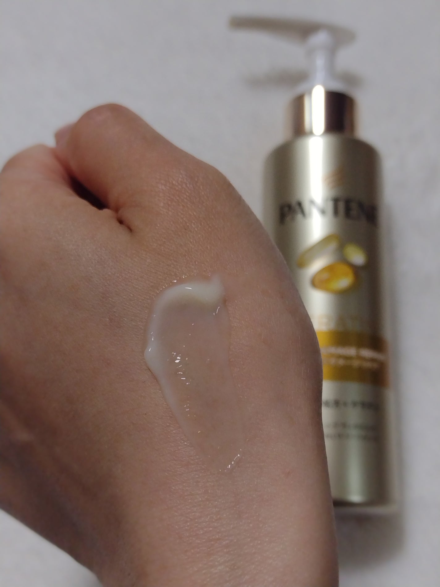 エクストラダメージリペア インテンシブ ヴィタミルク 洗い流さないトリートメント/パンテーン/アウトバストリートメントを使ったクチコミ(4枚目)