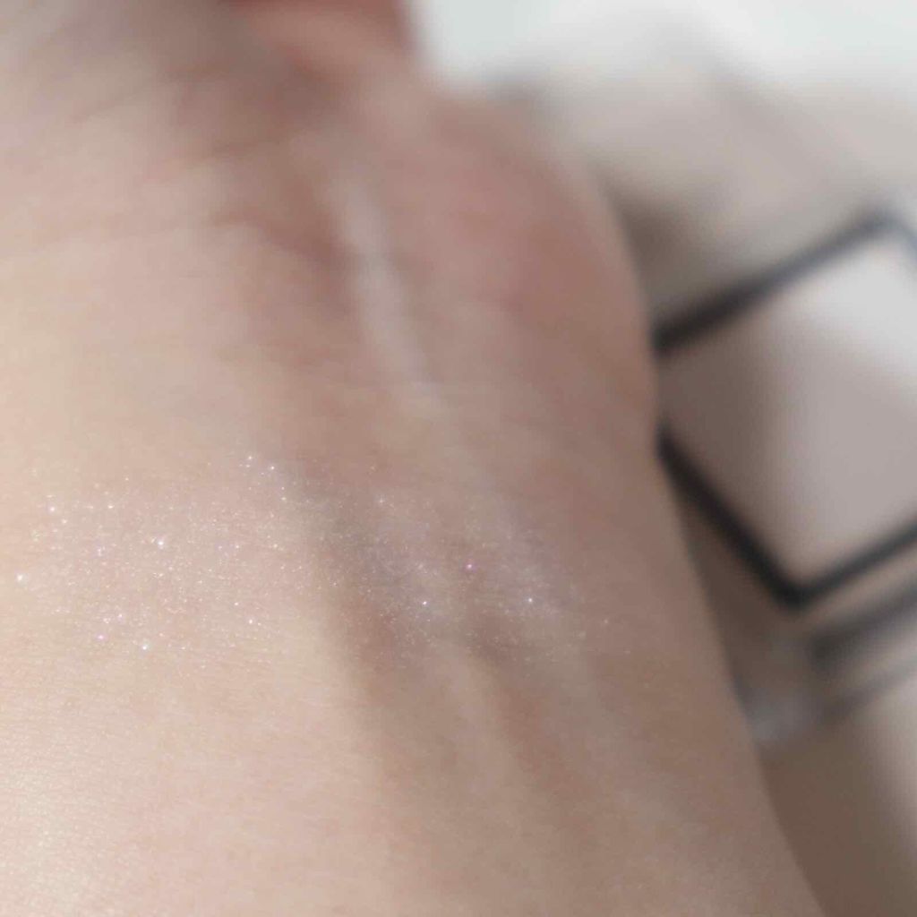 アディクション ザ アイシャドウ 05 Swan Lake (P) /ADDICTION/単色アイシャドウを使ったクチコミ（2枚目）