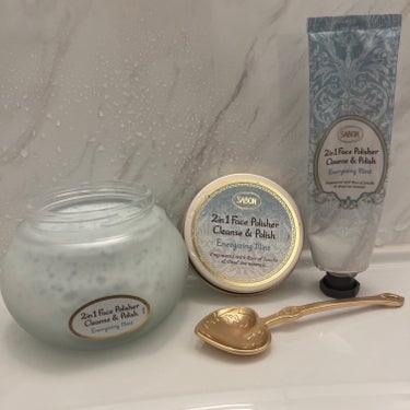 SABON フェイスポリッシャー リフレッシング ミント
               (スクラブ入り洗顔料)

200mlの瓶タイプと、60ml×3個入りのチューブタイプ



めっちゃ良い…素晴らし