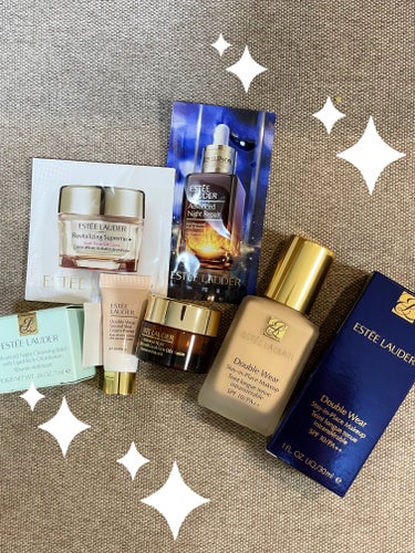 ☆ESTEE LAUDER 
ダブル ウェア ステイ イン プレイス メークアップ☆

72アイボリー ヌード


5年ぶり？くらいに購入しました！
子供と外で遊ぶことが多いので崩れないピタッとしたのが