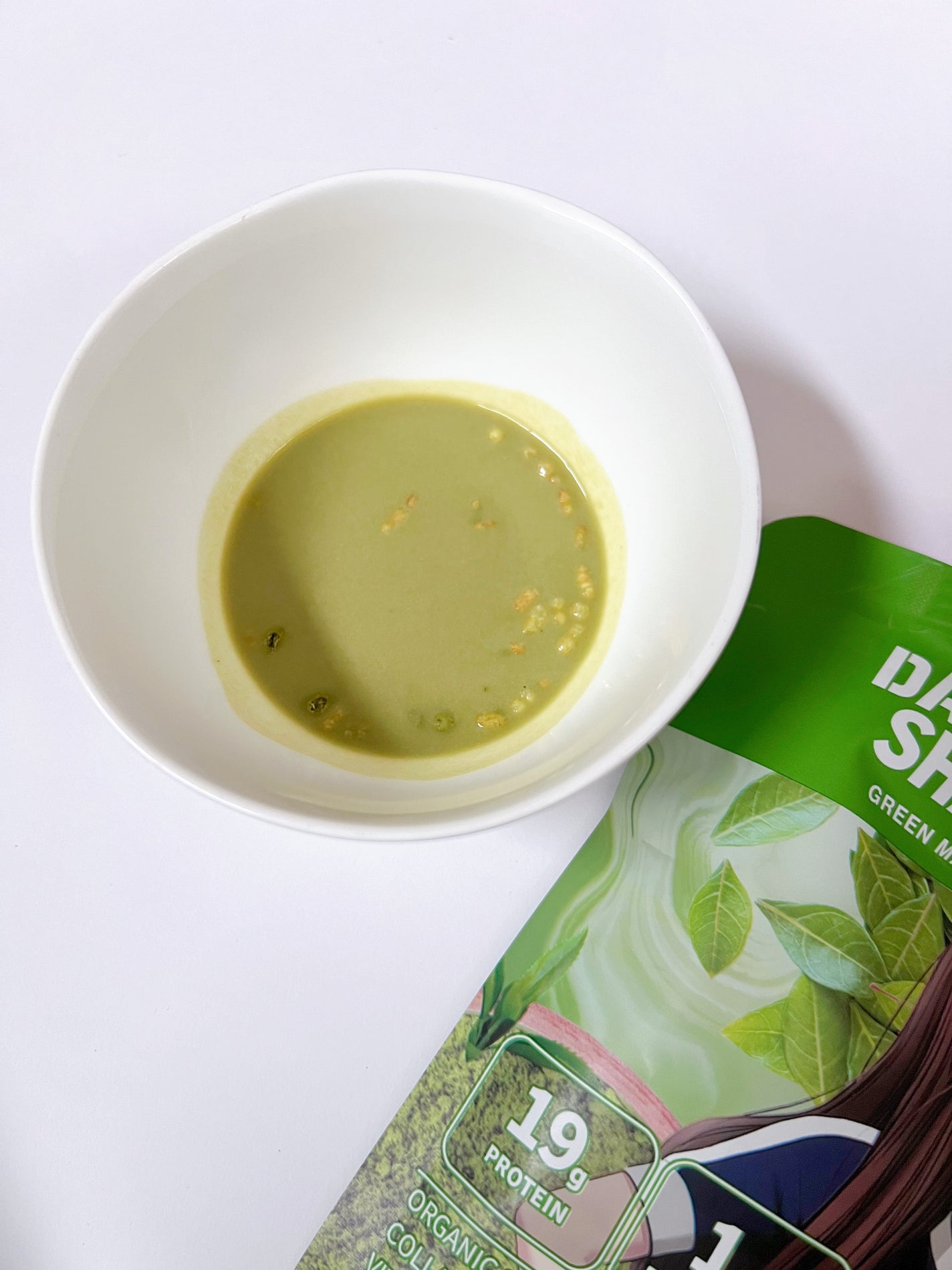 あやこ @フォロバ100 on LIPS 「パッケージに麗奈ちゃんが描かれていて可愛い☺️持っているだけで..」(6枚目)