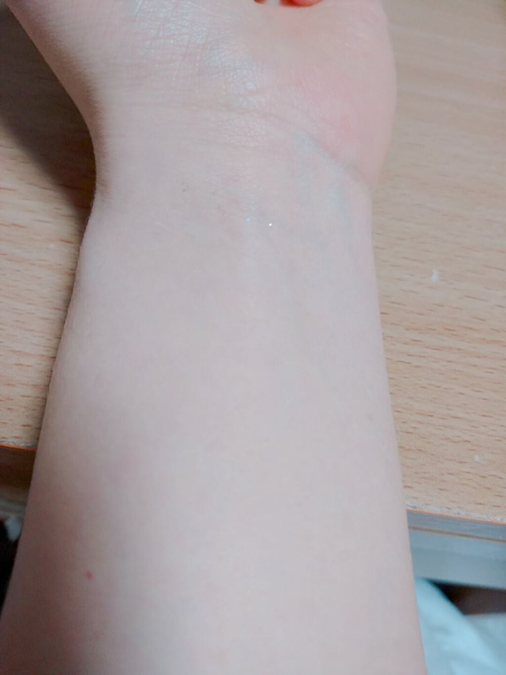 THE SHOCKING BEAM GLITTER/TONYMOLY/単色アイシャドウを使ったクチコミ(2枚目)