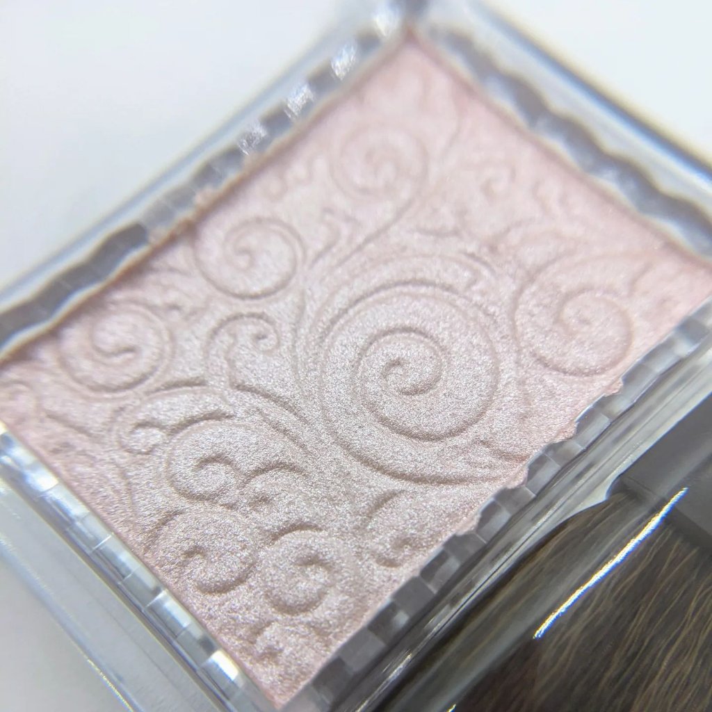 パールグロウハイライト/CEZANNE/パウダーハイライトを使ったクチコミ（2枚目）