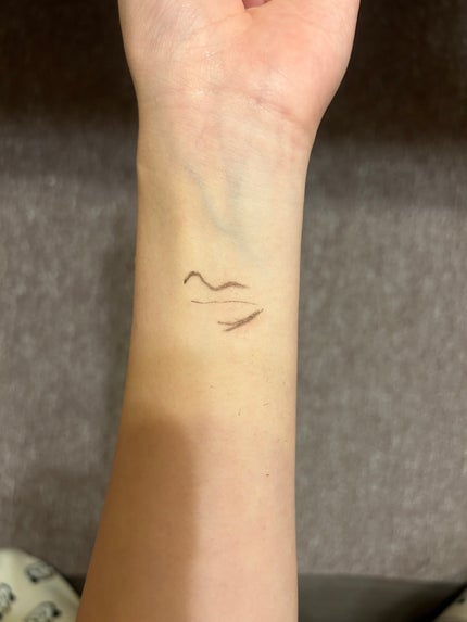 「密着アイライナー」極細クリームペンシル/デジャヴュ/ペンシルアイライナーを使ったクチコミ(5枚目)