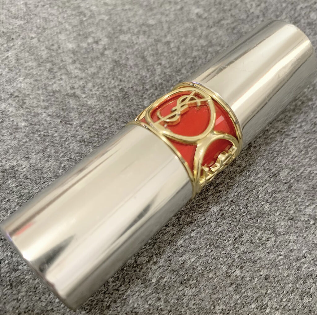 ヴォリュプテ プランプインカラー 6 ルナティック レッド/YVES SAINT LAURENT BEAUTE/口紅を使ったクチコミ（2枚目）