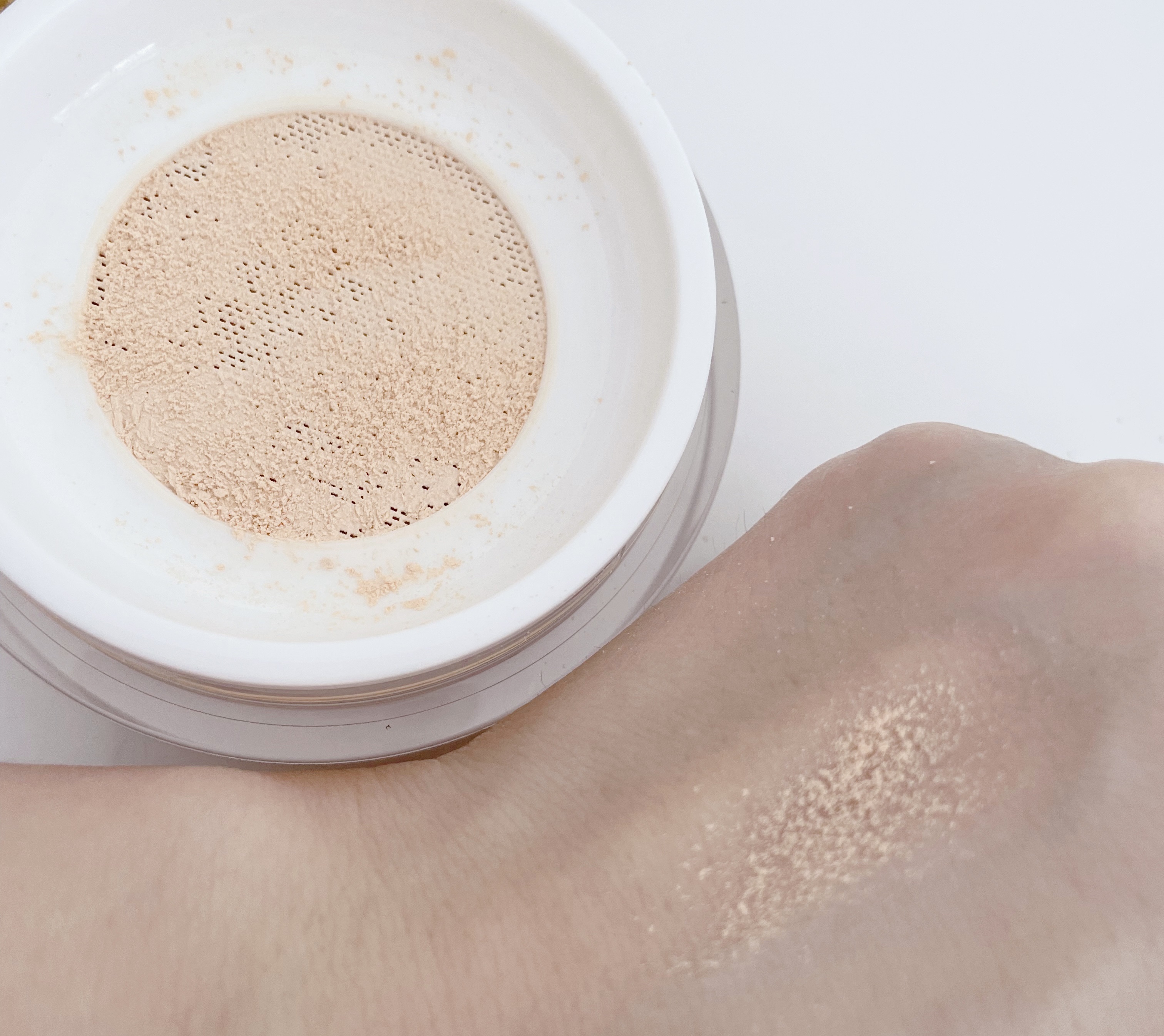 クリムト限定版エアクッションパウダー/CARSLAN/ルースパウダーを使ったクチコミ（3枚目）