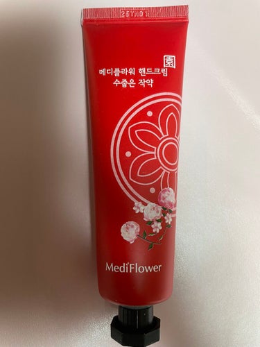 rose on LIPS 「メディフラワーのハンドクリームです。韓国製です。赤いチューブに..」（1枚目）