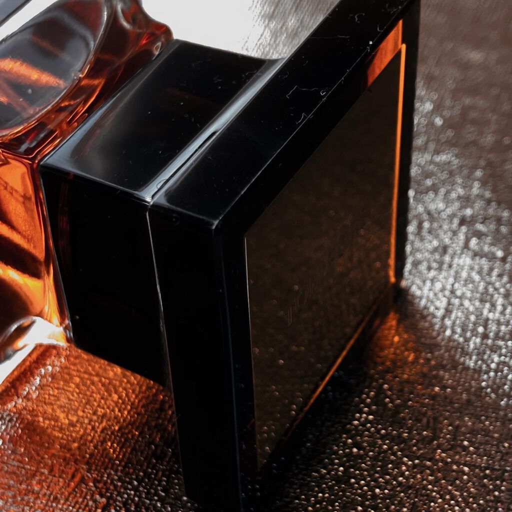 エベーヌ フュメ オード パルファム スプレィ /TOM FORD BEAUTY/香水(レディース)を使ったクチコミ(3枚目)