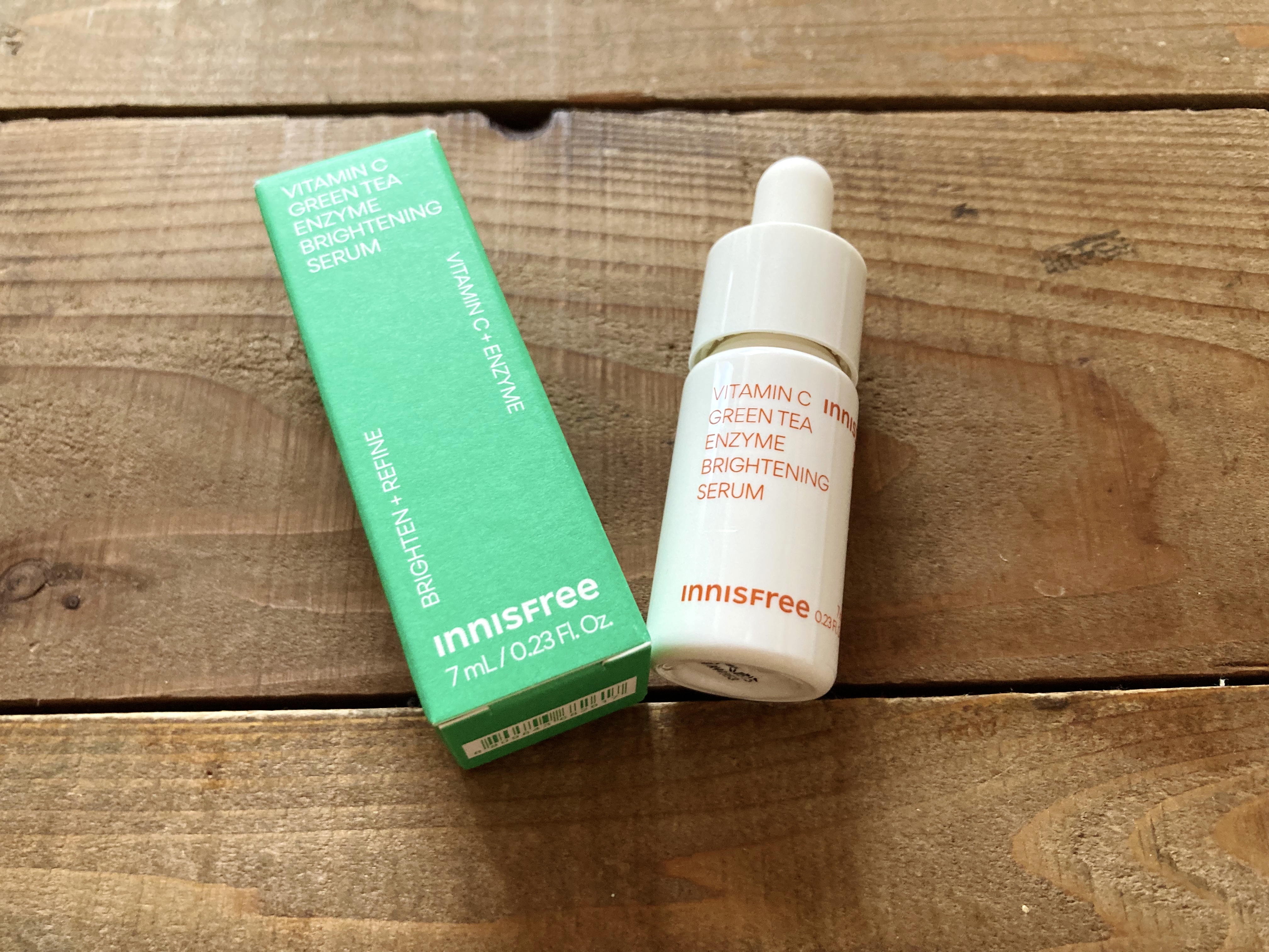 ビタC　グリーンティーエンザイム　ブライト　セラム Steven Harrington × INNISFREEセット（30mL＋7mL）/innisfree/美容液を使ったクチコミ（1枚目）