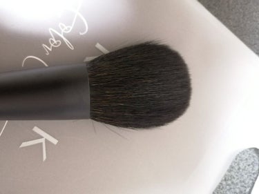 RMK フェイスパウダーブラシのクチコミ「RMKのフェイスブラシ
買ってしまいました。
感想。なんでもっと早く買わなかったんだ。。でした.....」（3枚目）