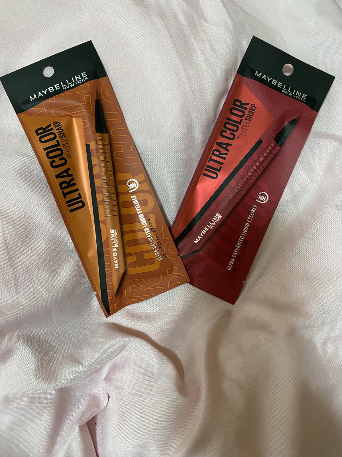 MAYBELLINE NEW YORK様
LiPS様ありがとうございます！

とても可愛いアイライナーを頂きました🪄

日本人の肌に合わせて調色されたこちら！
オレンジブラウンとレッドブラウン🧋🤎

どちらも絶妙なカラーで描きやすくて